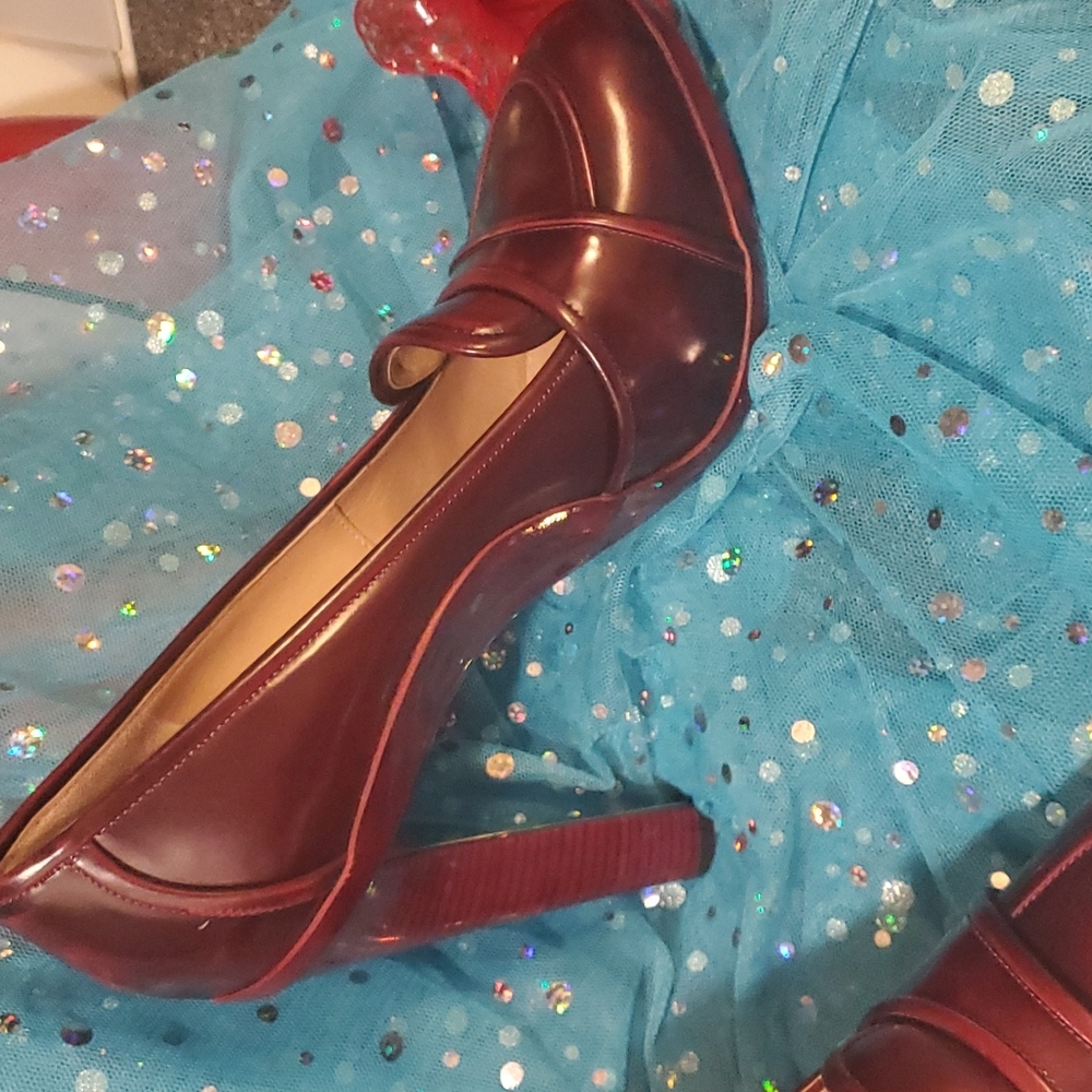 Salvatore Ferragamo Heels Shade of Red - Picture 6 of 15